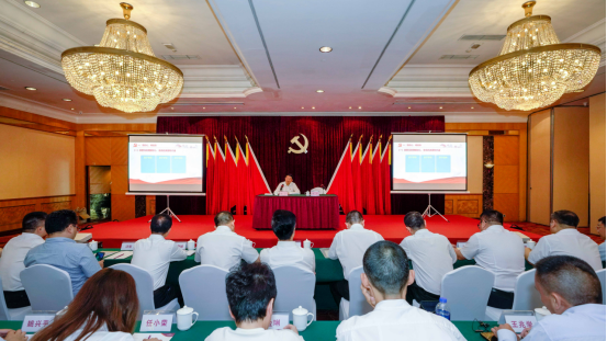 尊龙凯时集团任丁书记带头讲授“不忘初心、牢记使命”主题教育专题党课