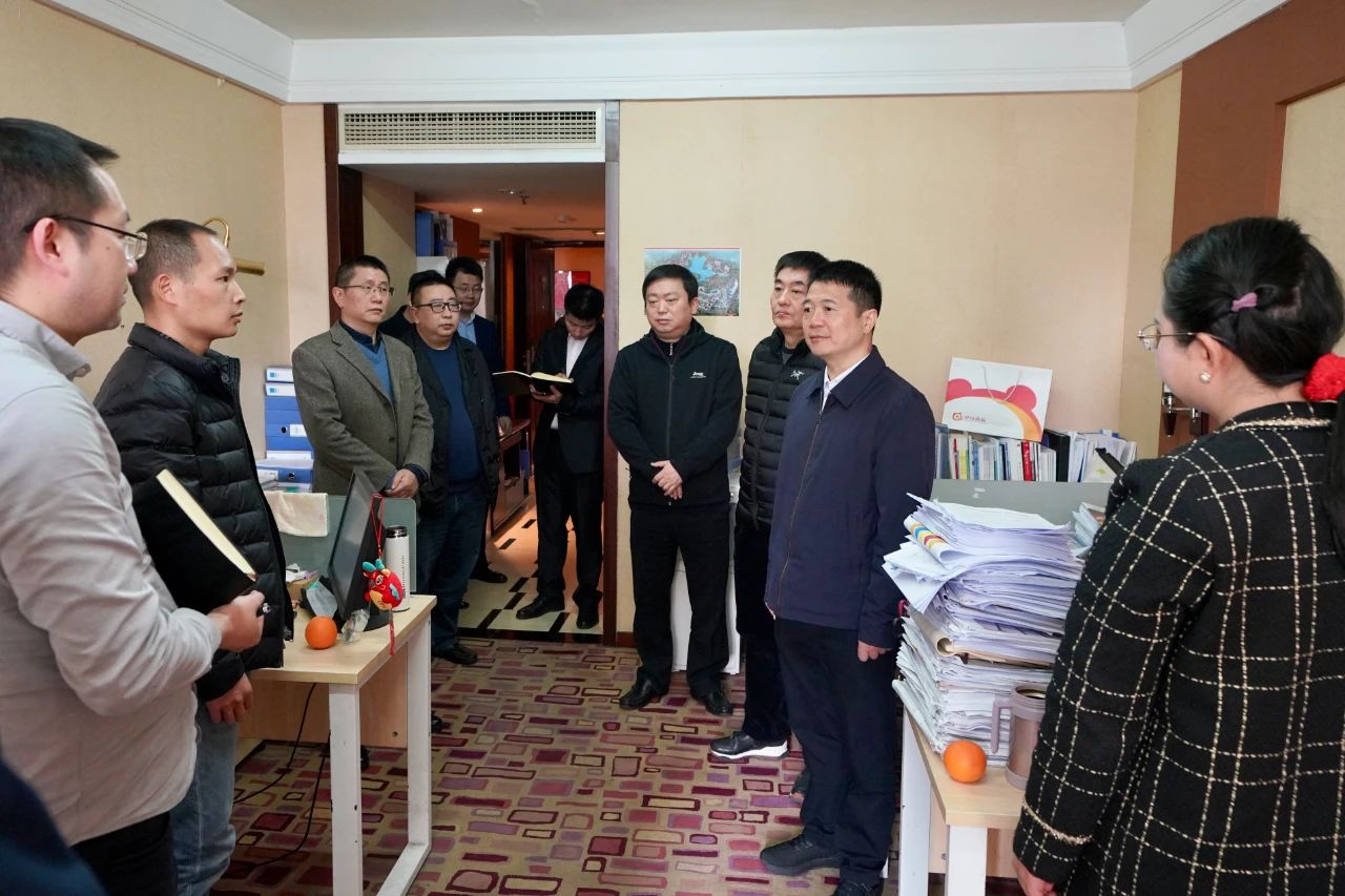 迎新春，鼓干劲，开新局！省尊龙凯时集团领导班子慰问总部干部员工